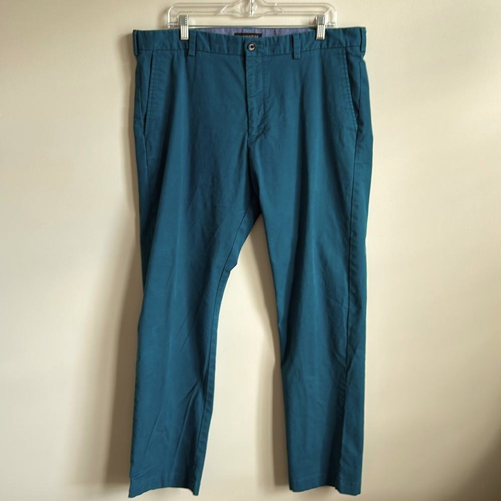 Banana Republic Fulton Skinny Chino pants in dark teal. 97% Cotton. 38x32